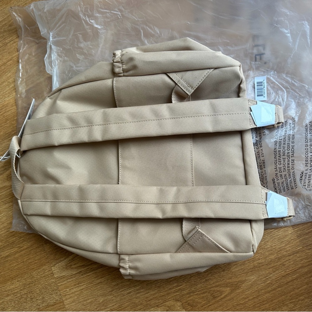 BEIS “The BEISics” BACKPACK IN BEIGE - NWT 😍😍 - UNISEX - Picture 5 of 11